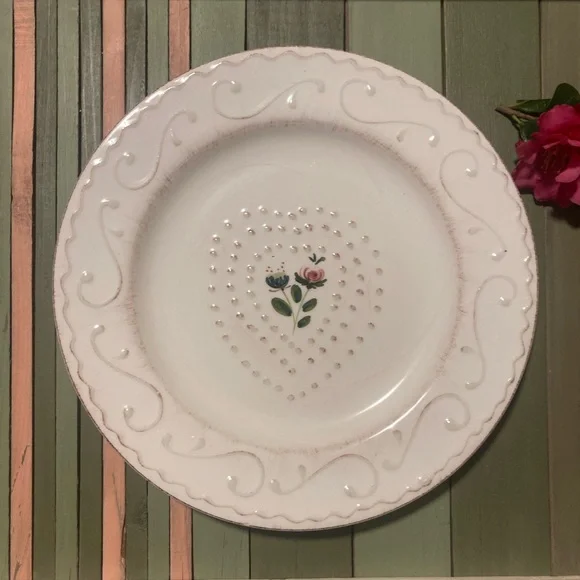 Vintage Ceramiche Toscane Hand-Painted Raised Heart Plate 9” - Picture 3 of 8